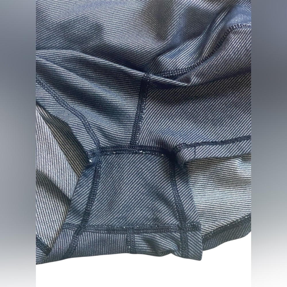 Lululemon Boogie Short *Denim Size 4 - Picture 7 of 10